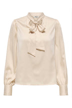 Celeste | Blusa Satinada Lazo